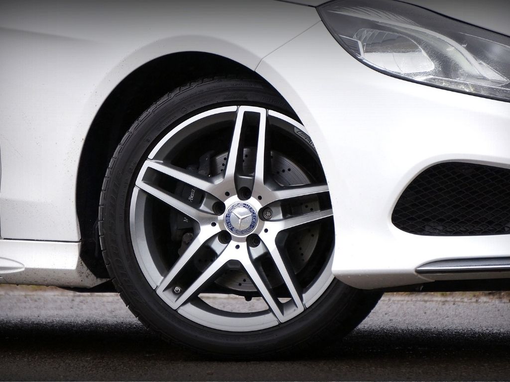 Car Tyres - MRF, CEAT, Bridgestone Car Tyres in Tirupati - Tubeless Options Available